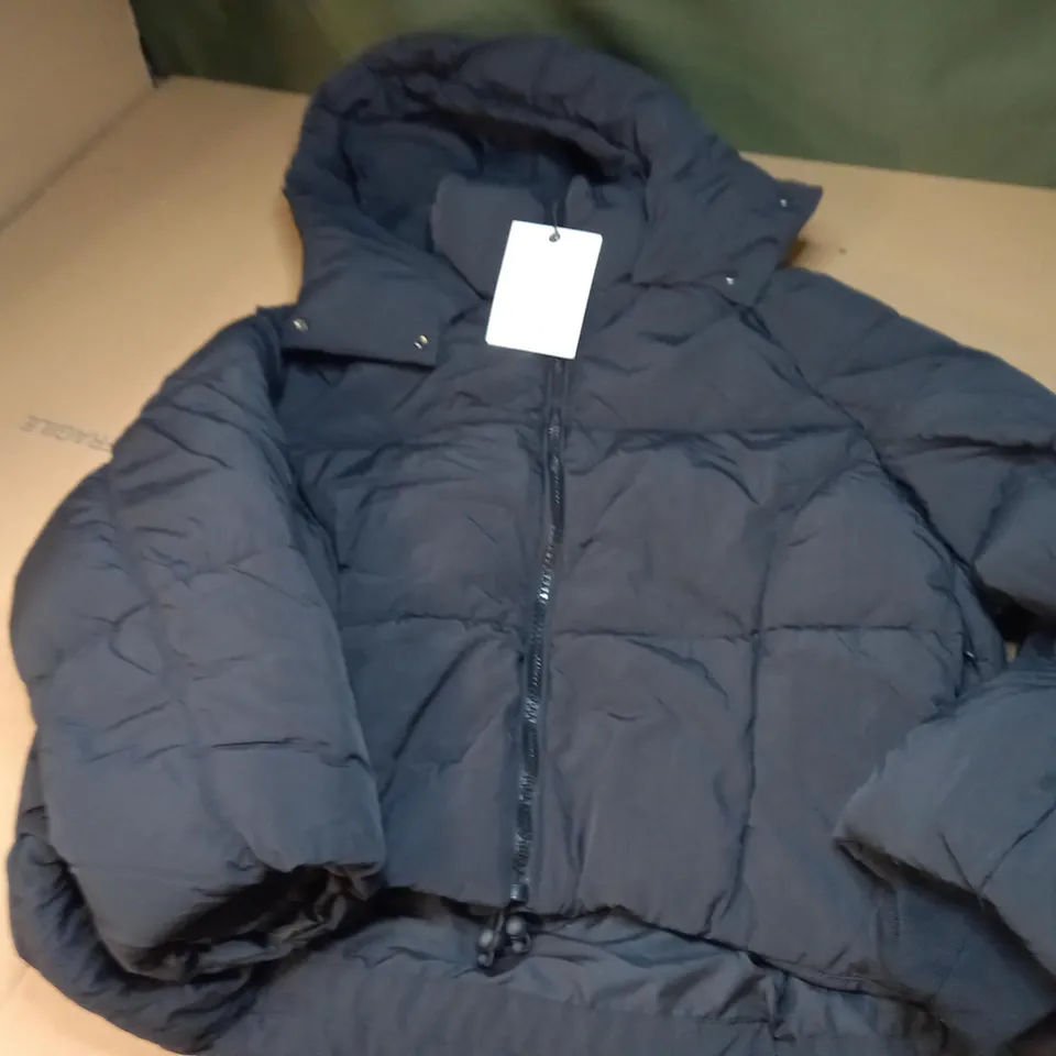 PULL & BEAR PUFFY COAT IN BLACK - SMALL