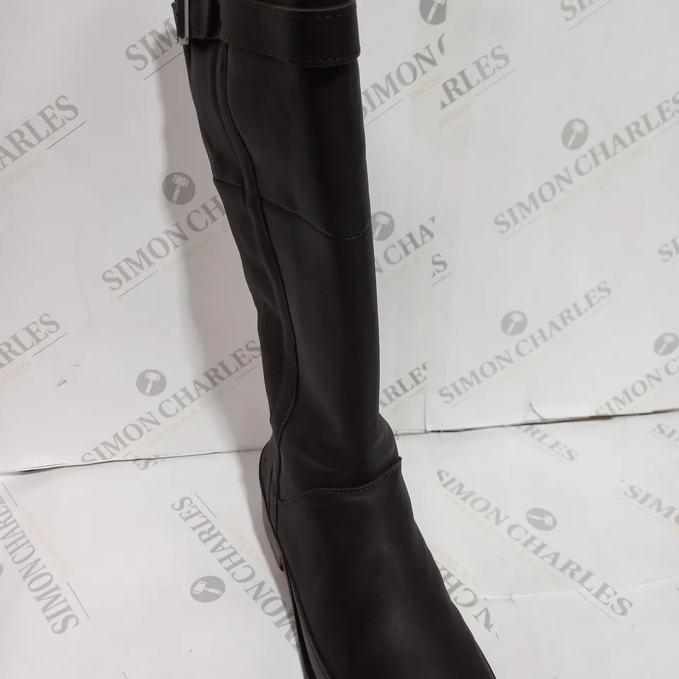 BOXED EMU NATASHA LEATHER BOOTS, ESPRESSO - SIZE 8