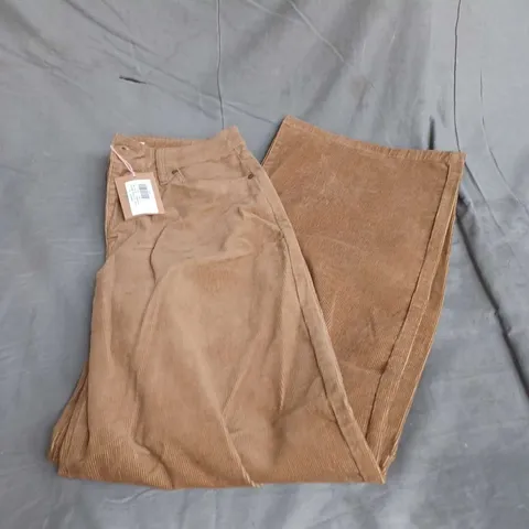 BODEN POCKET CORD WIDE JEANS IN BROWN 6R