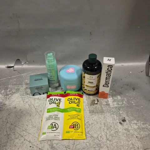 APPROXIMATELY 20 HEALTH AND BEAUTY PRODUCTS TO INCLUDE DERMATICA MOISTURISER, HAIRBURST HAIR MASK AND THE BODY SHOP SHAMPOO