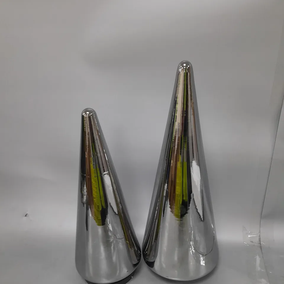 BOXED KELLY HOPPEN SET OF 2 INDOOR/OUTDOOR PRELIT GLASS DECOR - REFLECTIVE CONES