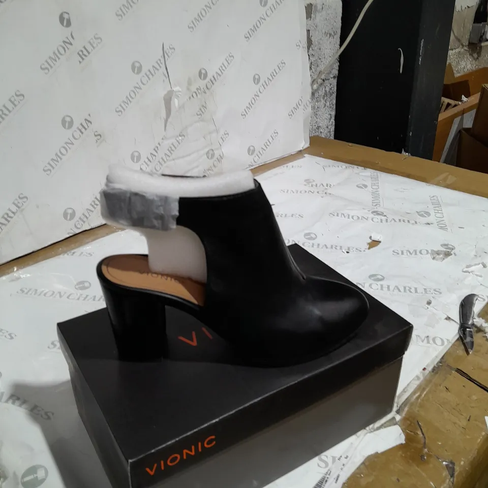 BOXED VIONIC LACEY SHOE BLACK LEATHER SIZE 8