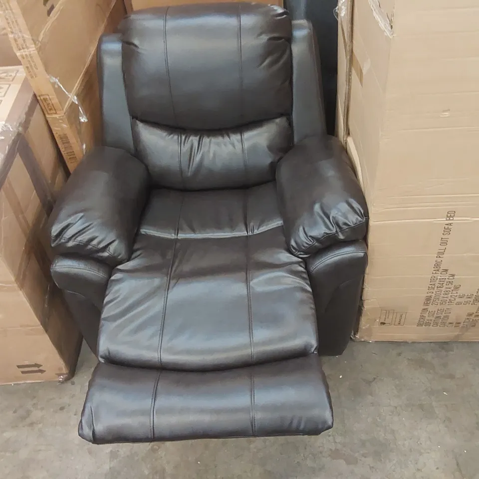 QUALITY DESIGNER FAUX LEATHER MANUAL RECLINER ARMCHAIR