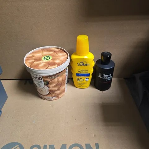 APPROXIMATELY 15 ASSORTED HEALTH & BEAUTY PRODUCTS TO INCLUDE JULIETTE HAS A GUN FRAGRENCE, SOLTAN SUNCREAM, GARNIERHOT HONEY BLONDE HAIR DYE ETC - COLLECTION ONLY