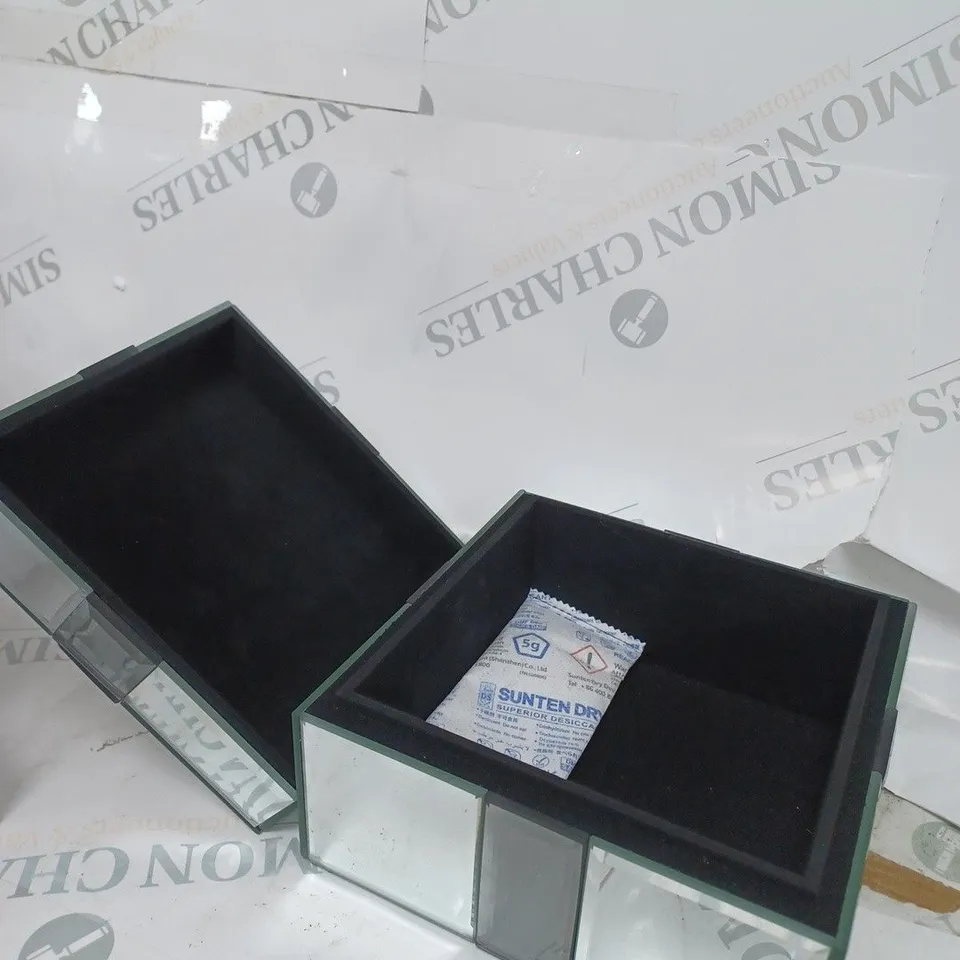 BOXED JULIEN MACDONALDS FLOWER BOX