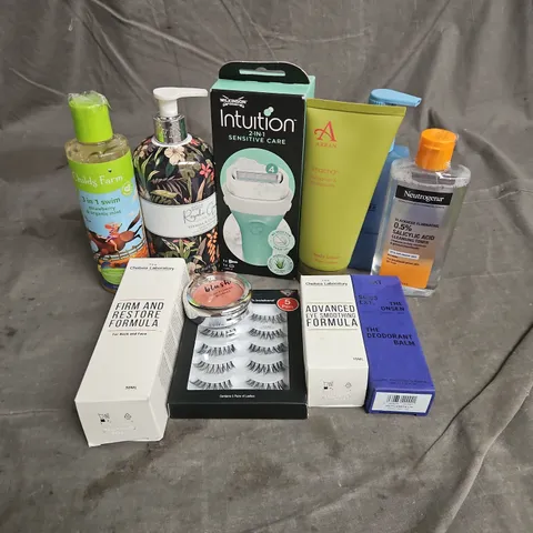 APPROXIMATELY 20 ASSORTED HEALTH & BEAUTY PRODUCTS TO INCLUDE - WILKINSON SWORD INTUITION RAZOR - NEUTROGENA SALYCYLIC ACID - AKT DEODORANT BALM - ETC