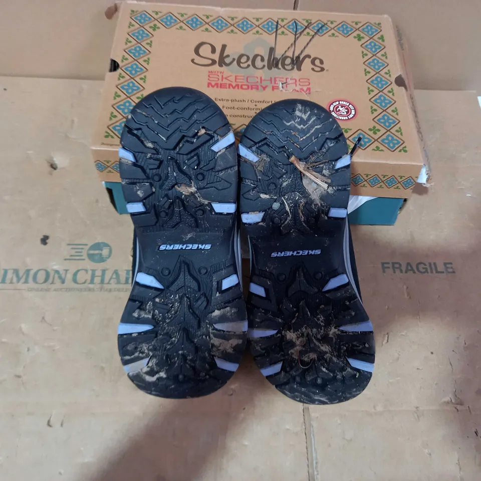 BOXED PAIR OF SKECHERS - SIZE 8