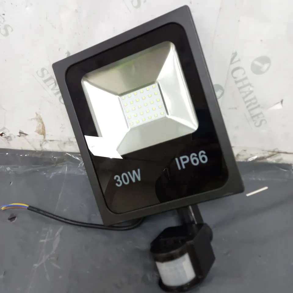 30W PIR OUTDOOR LED LIGHT 