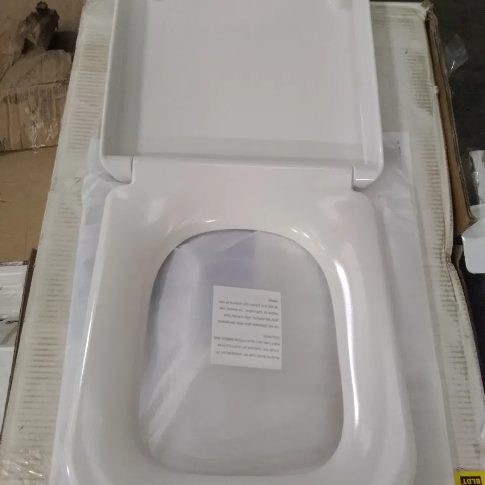 BOXED COOKE&LEWIS AFFINI CLOSE COUPLED TOILET SC SEAT