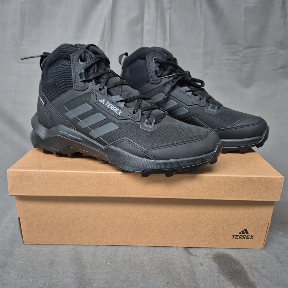 BOXED PAIR OF ADIDAS TERREX AX4 MID GTX SHOES IN BLACK UK SIZE 8