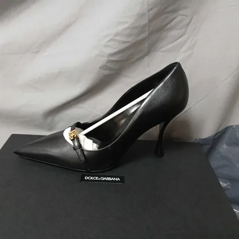 DOLCE & GABBANA LOGO COURT HEELS – BLACK, UK5 (EU38)