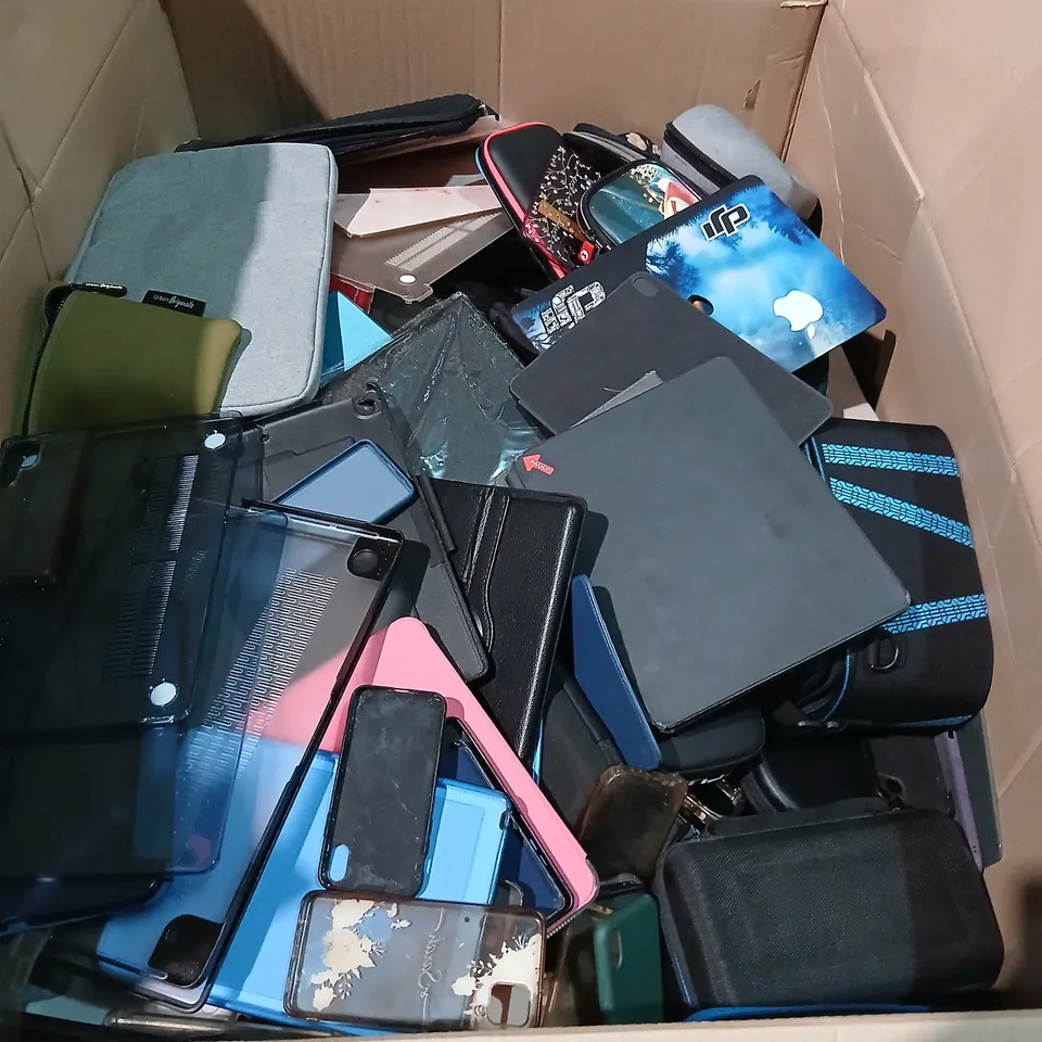 PALLET CONSISTING OF A LARGE QUANTITY OF ASSORTED ELECTRICAL ACCESSORIES 