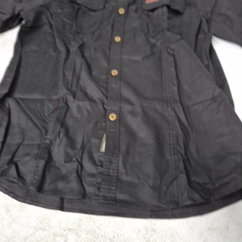 BLACK BUTTON-FRONT SHIRT WITH OUTDOOR LABEL, 5XL (UK)