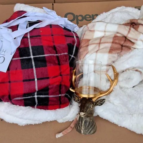 LOT OF 7 ASSORTED HOUSEHOLD ITEMS TO INCLUDE COZEE HOME THROWS AND STAG THEMED TEALIGHT HOLDER