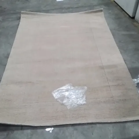 QUALITY DESIGNER AREA RUG - APPROXIMATELY 240X160CM