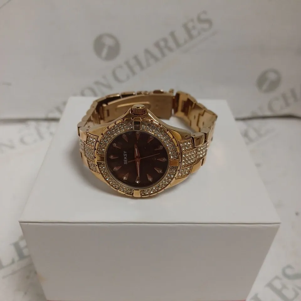 BOXED SEKSY BY SEKONDA LADIES ROSE GOLD STONE SET WATCH WITH STAINLESS STEEL BACK - JAPAN MOVEMENT. 