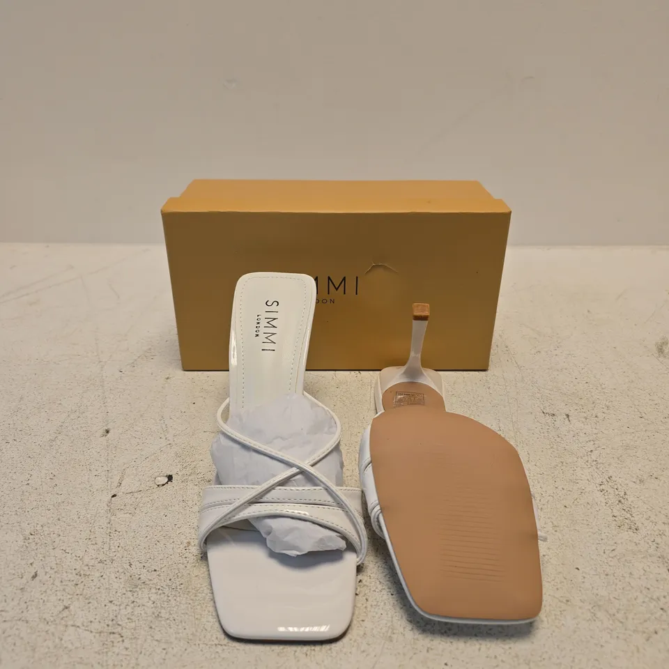 SIMMI LONDON WHITE PATENT SANDALS – UK5 (EU38) – BOXED