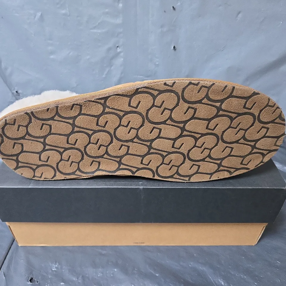 BOXED PAIR OF UGG SCUFF SLIPPERS IN BROWN - UK 10