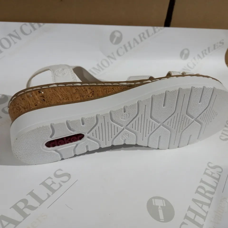 RIEKER SANDAL IN WHITE SIZE 5 