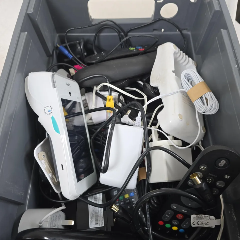 APPROXIMATELY 20 ASSORTED ELECTRICAL PRODUCTS TO INCLUDE PLUGS, WIFI HUBS AND REMOTE CONTROLS