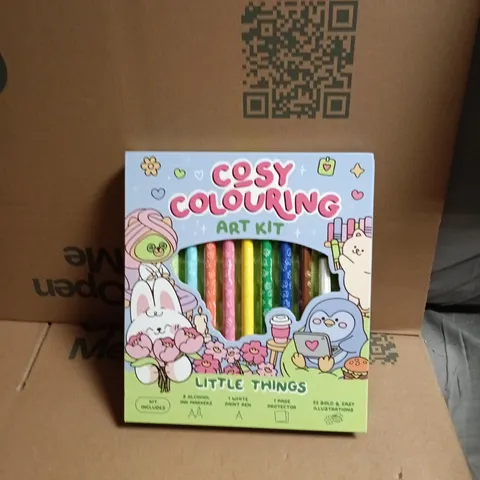 COSY COLOURING ART KIT – LITTLE THINGS - (BOXED) 