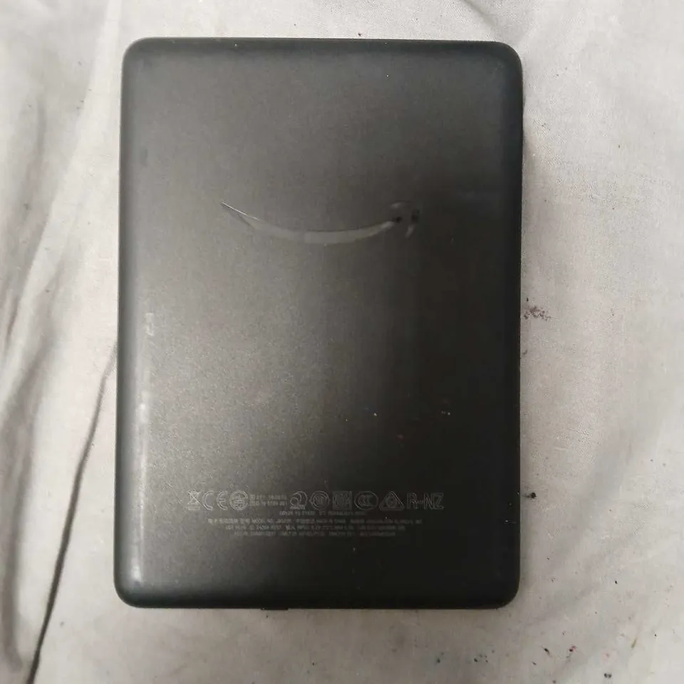 AMAZON KINDLE E-READER 