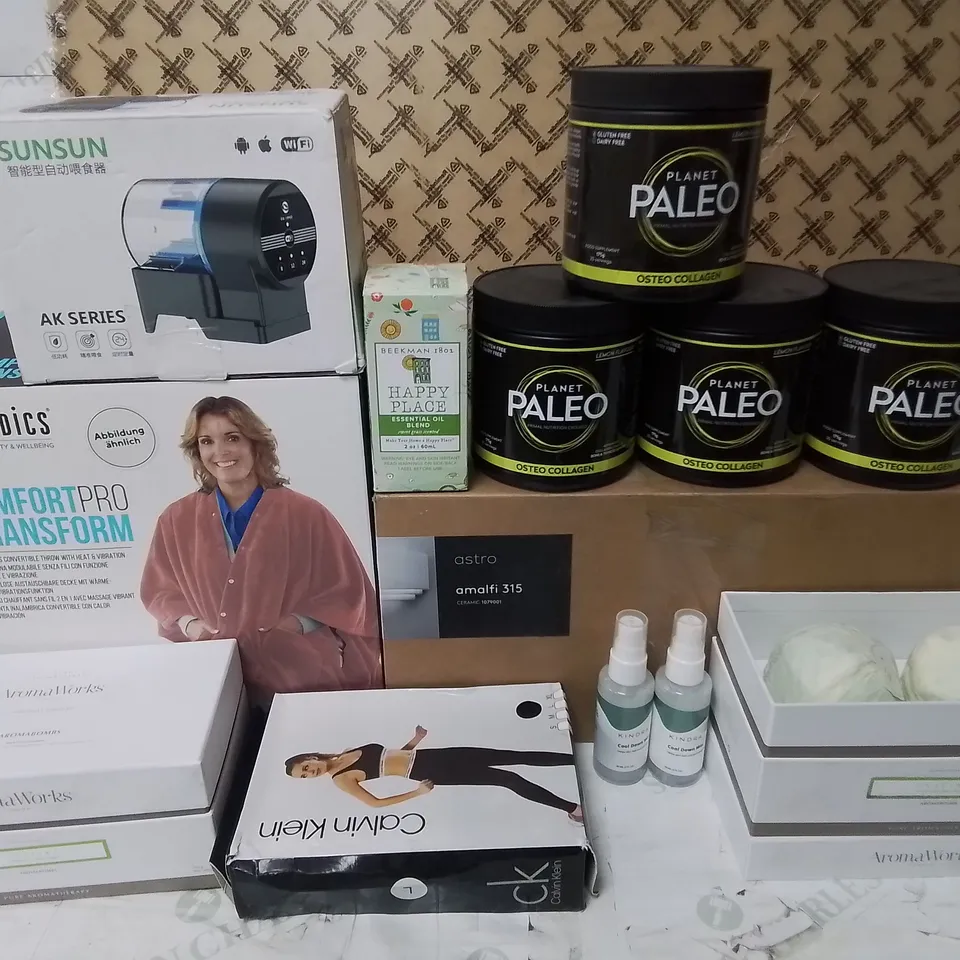 LOT OF APPROXIMATELY 30 ASSORTED ITEMS TO INCLUDE PLANET PALEO SUPPLEMENT, AROMABOMBS, ELECTRICAL THROW AND PARTY SCANNERS