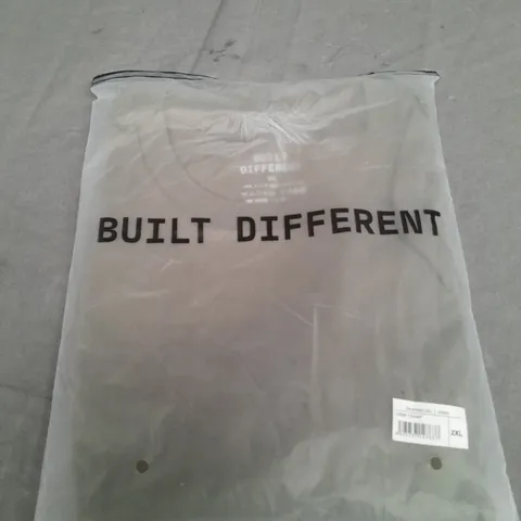 BAGGED BUILT DIFFERENT CREW T-SHIRT SIZE XXL
