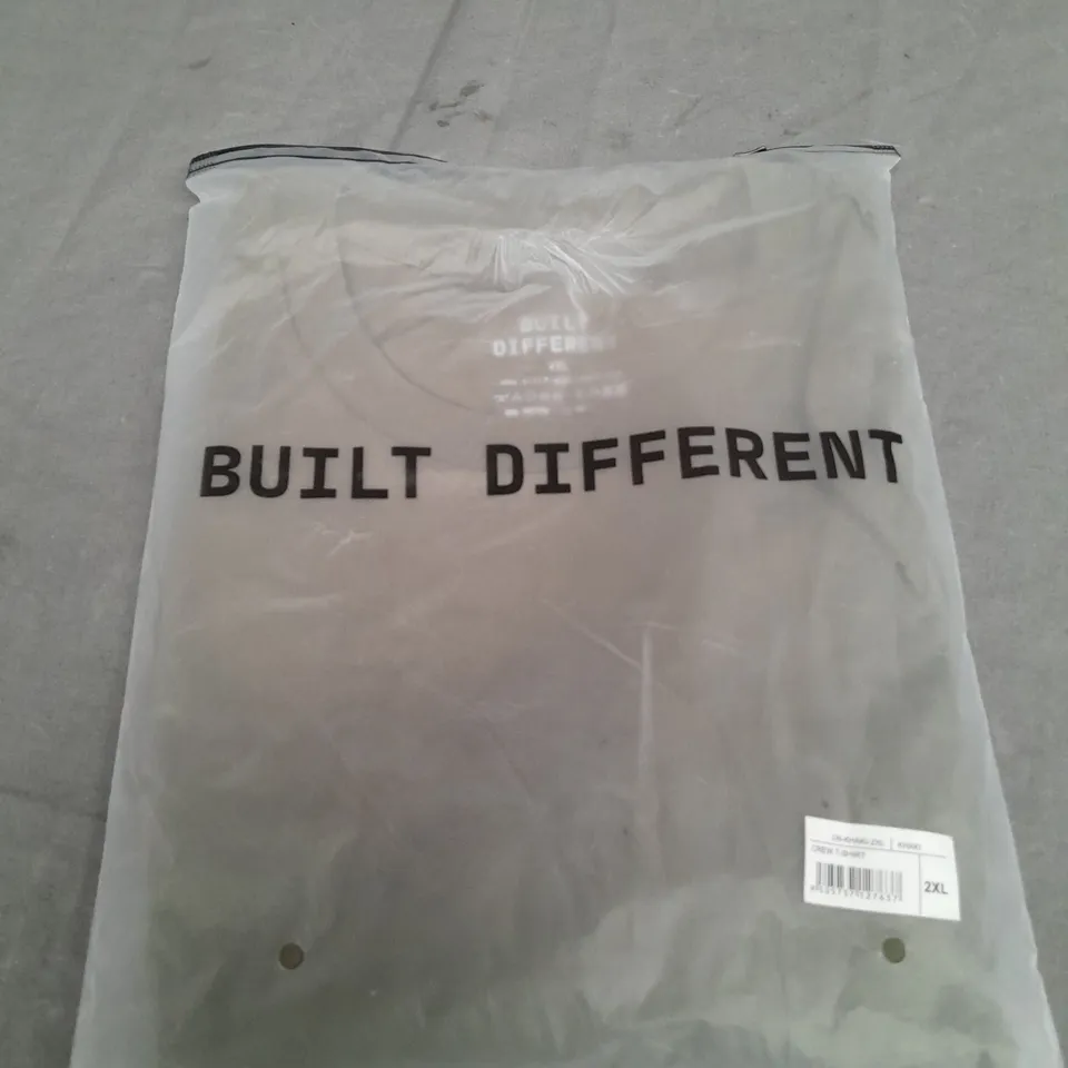 BAGGED BUILT DIFFERENT CREW T-SHIRT SIZE XXL