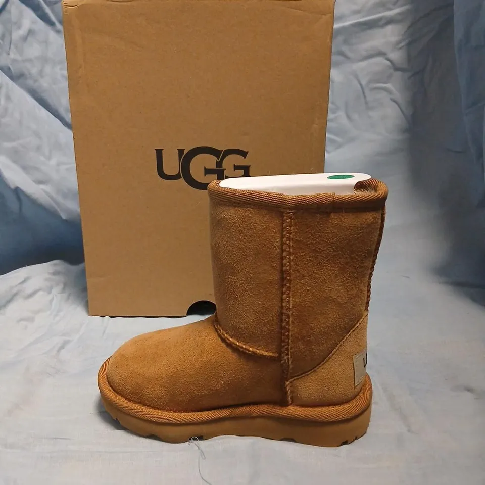 UGG BROWN SUEDE BOOTS FOR KIDS – UK 6 YOUTH, CLASSIC II, BOXED