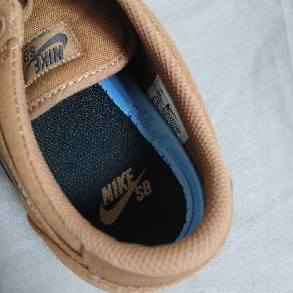 NIKE SB CHRON 2 CNVS SNEAKERS – ALE BROWN/BLACK, UK 10