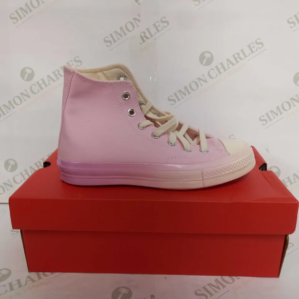 CONVERSE ALL STARS IN WASHED PINK - UK 4.5