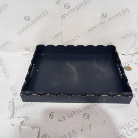 BUNDLEBERRY LARGE SCALLOPED EDGE TRAY