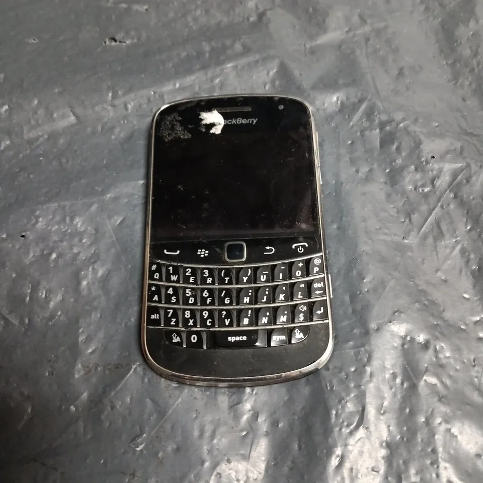 BLACKBERRY BOLD 9900 SMARTPHONE