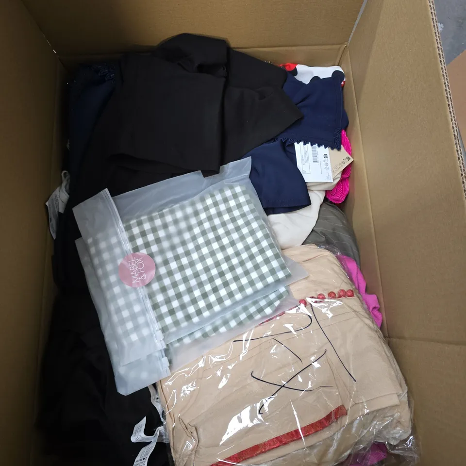 BOX OF APPROXIMATLEY 25 CLOTHING ITEMS INCLUDING:H&M SKIRT, MISS SELFRIDGES JACKET AND MNG JEANS