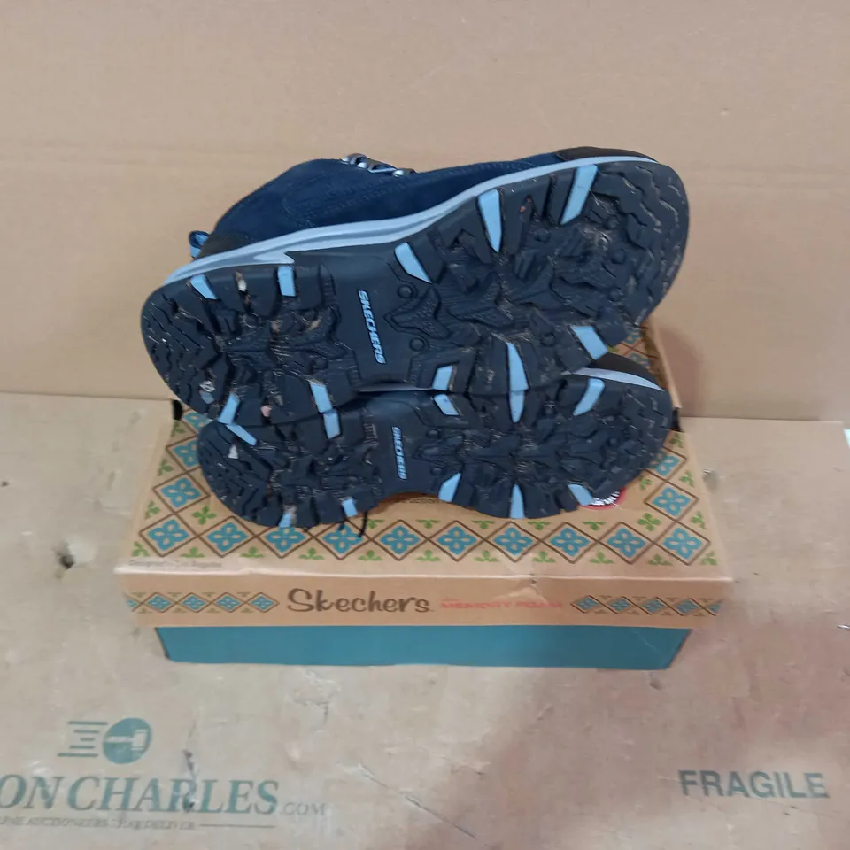 BOXED PAIR OF SKECHERS- SIZE 4