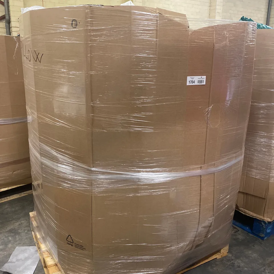 PALLET TO CONTAIN A LARGE ASSORTMENT OF PILLOWS AND CUSHIONS // BRANDS MAY VARY
