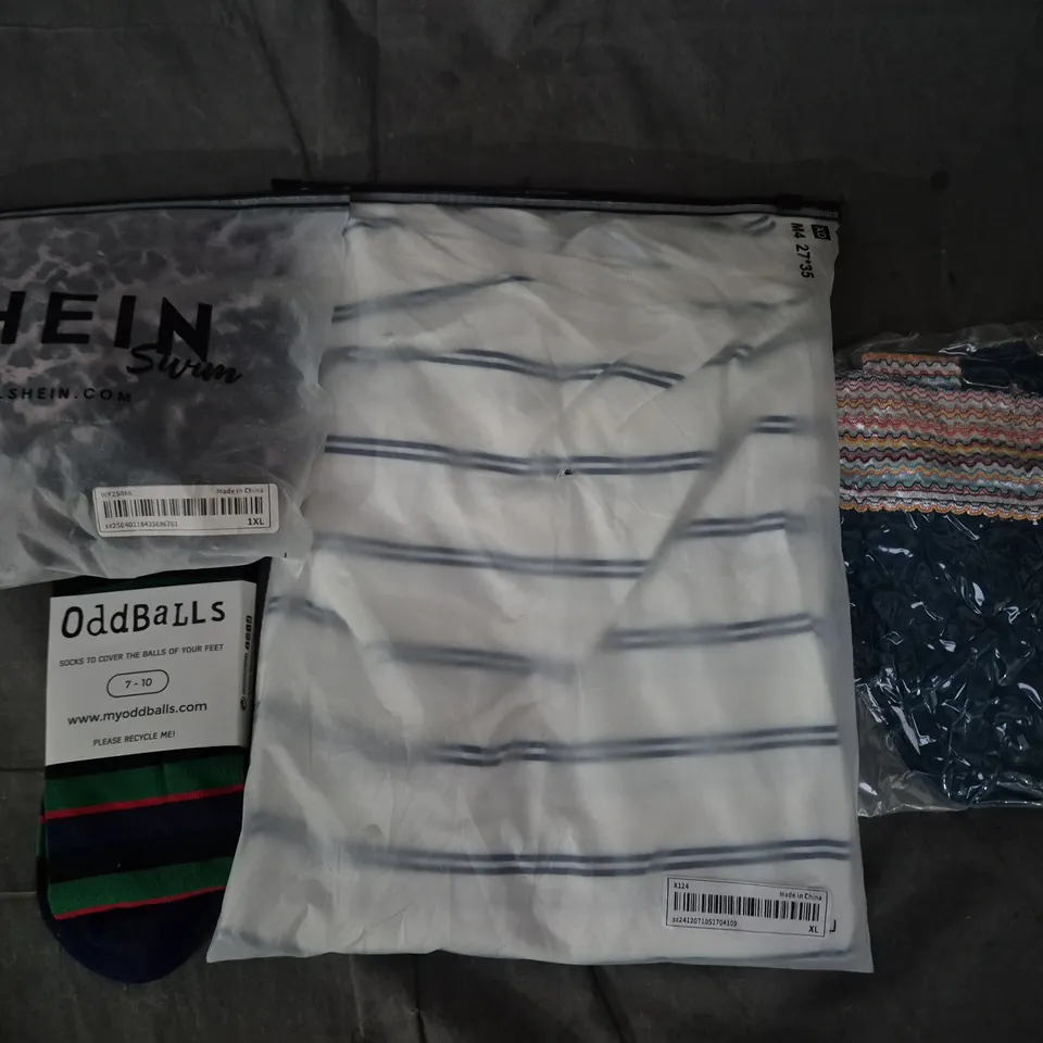 APPROXIMATELY 25 ASSORTED CLOTHING AND FASHION PRODUCTS IN VARIOUS STYLES AND SIZES - COLLECTION ONLY