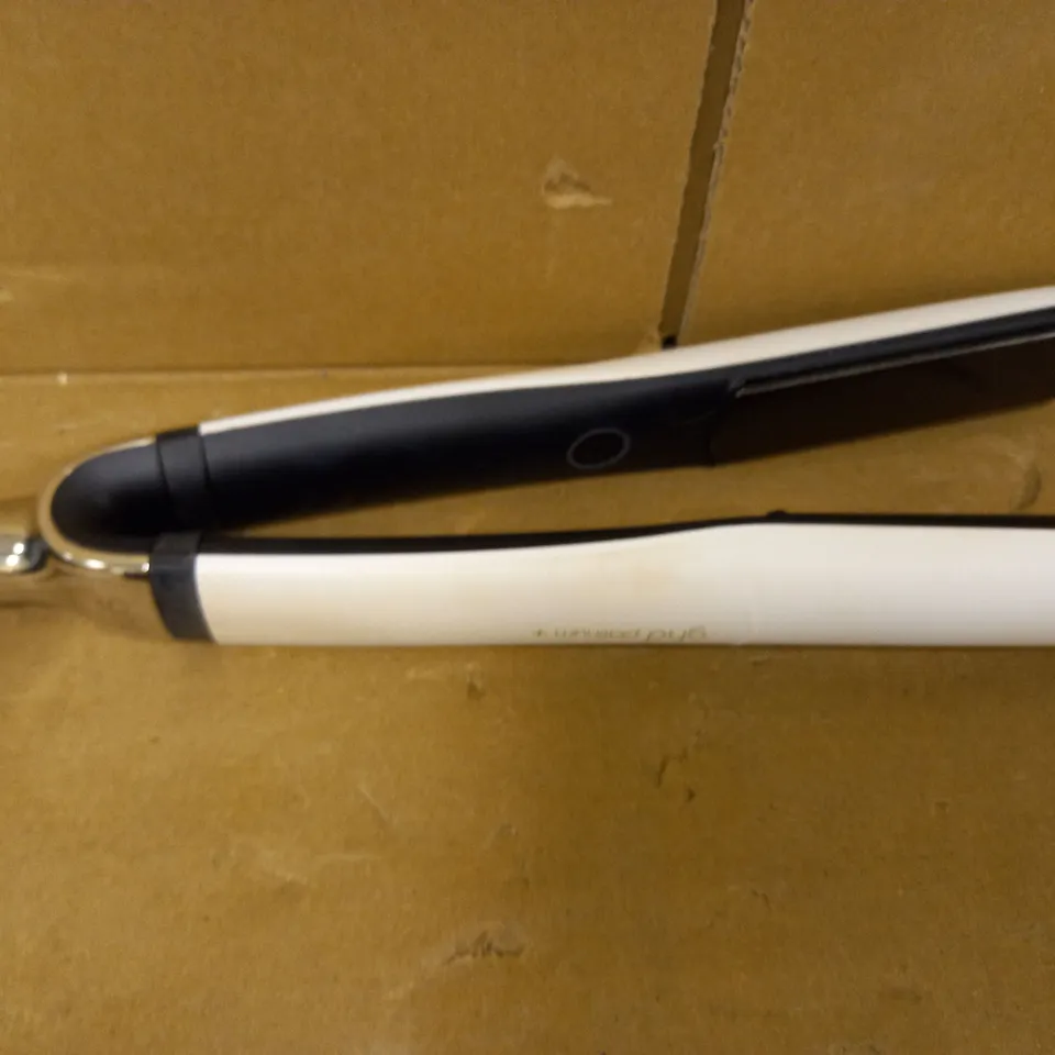 GHD PLATINUM+ STYLER PROFESSIONAL SMART HAIR STRAIGHTENERS