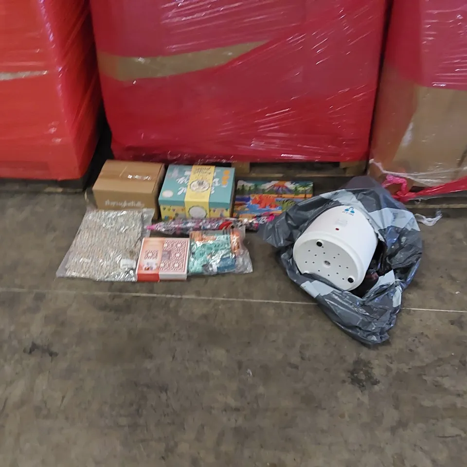 PALLET OF ASSORTED ITEMS INCLUDING: WATER DISTILLER, CHILDREN'S JIGSAW, EASTER EGG HUNT KIT, WOMEN'S CLOTHING, UMBRELLA, TURKISH DELIGHT, GOURMET HOT SAUCE SET