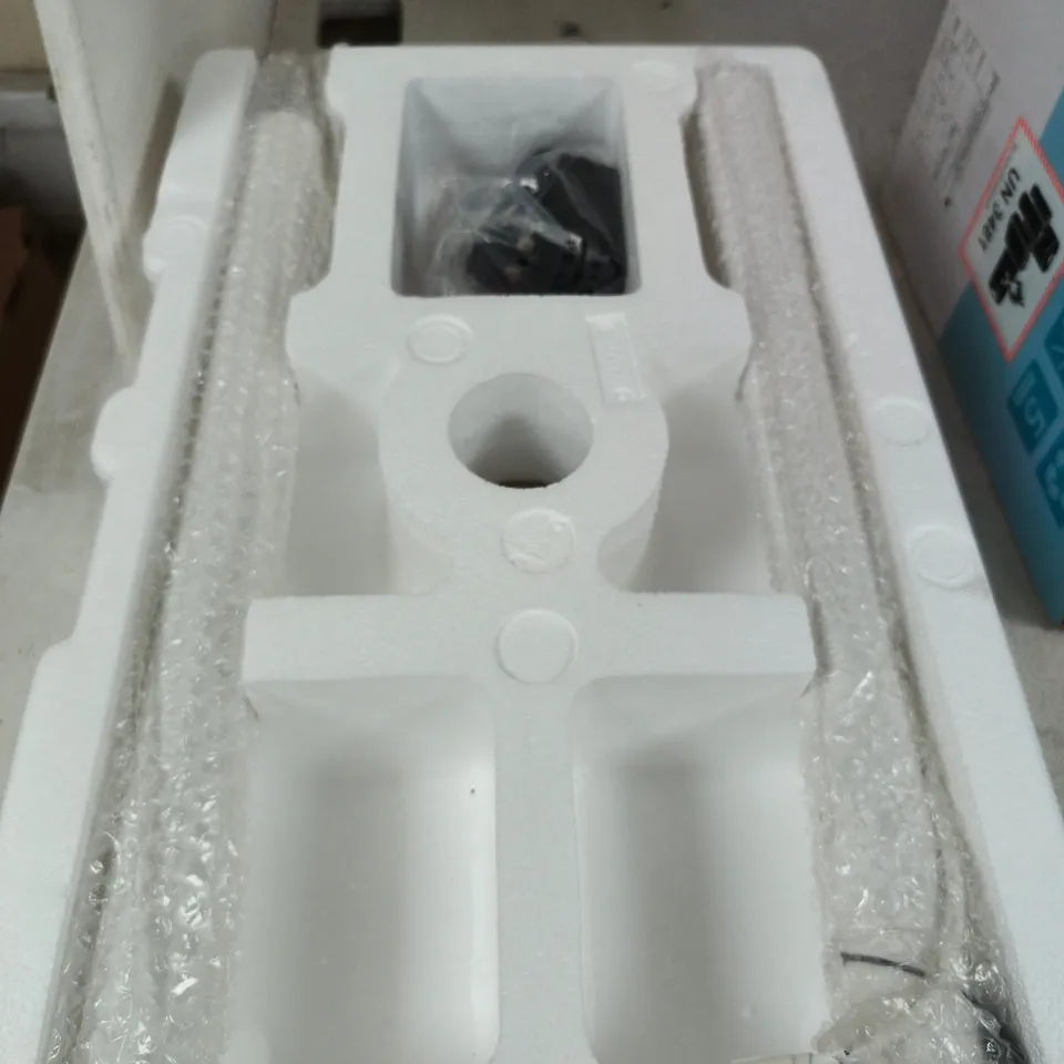 BOXED PORTABLE TV SMART SCREEN