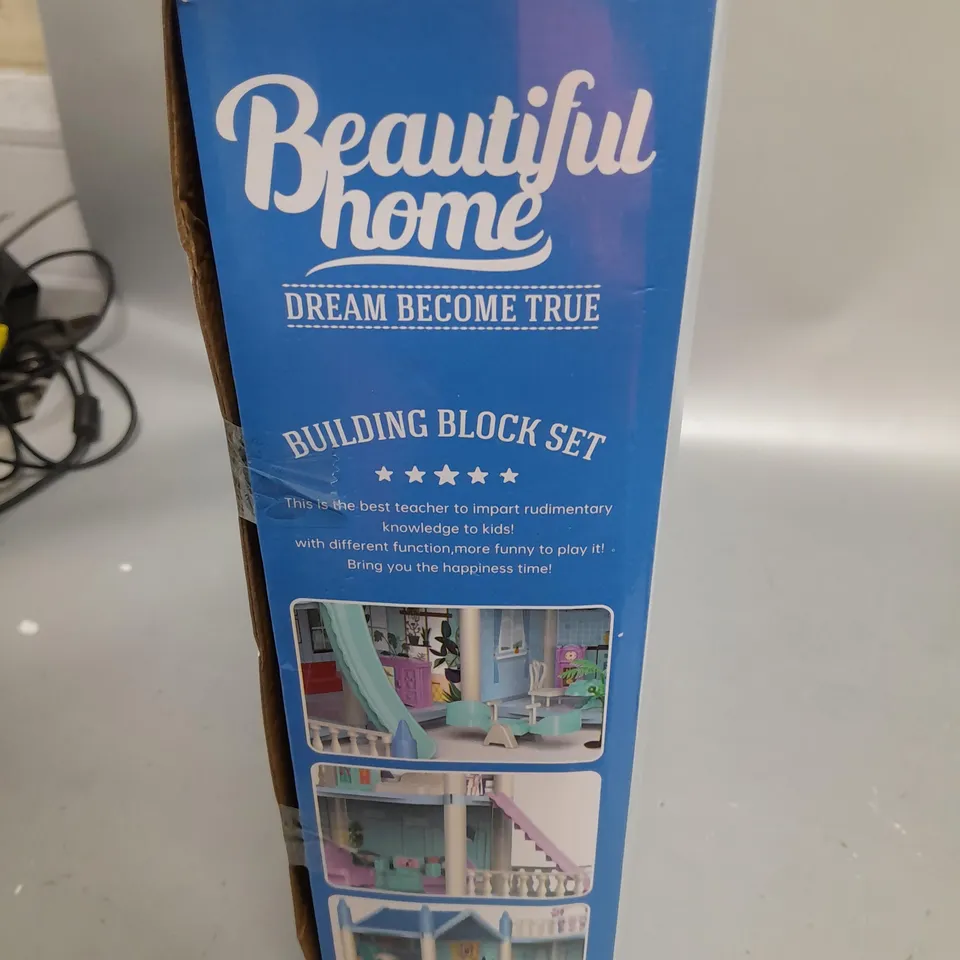 BOXED BEAUTIFUL HOME HAPPY CHILDHOOD DOLLS HOUSE BUILDING BLOCK SET