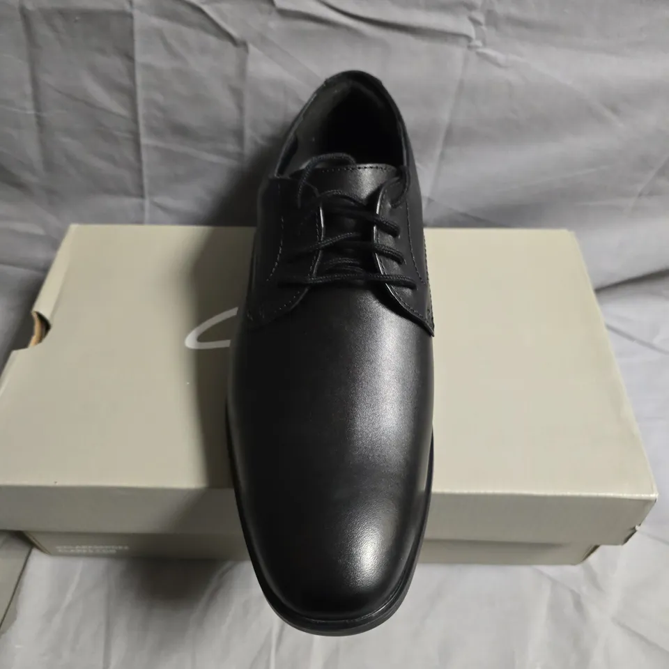 CLARKS BLACK LEATHER MEN’S DRESS SHOES - UK SIZE 7.5
