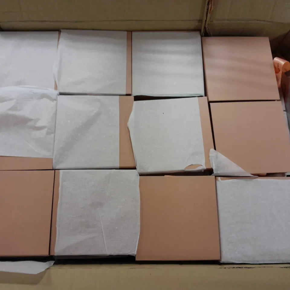 BOX OF 75 ASSORTED BROWN PEPPER HANDBAGS NECKLACE BOXES