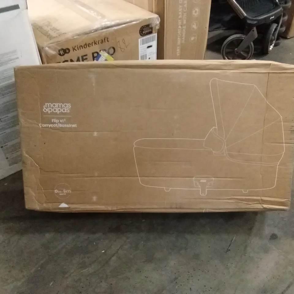 BOXED MAMAS & PAPAS FLIP XT³ CARRYCOT 
