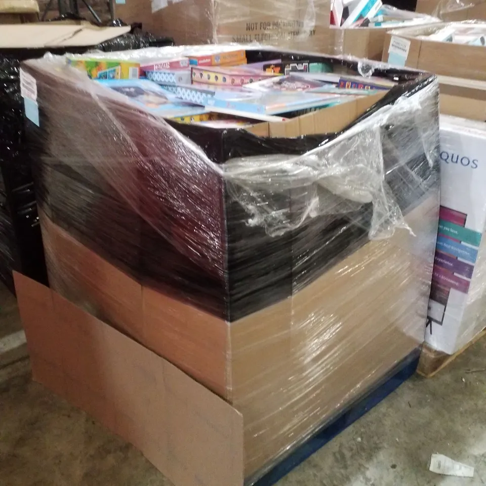 PALLET CONTAINING ASSORTED CHILDRENS ACTIVITY BOOKS