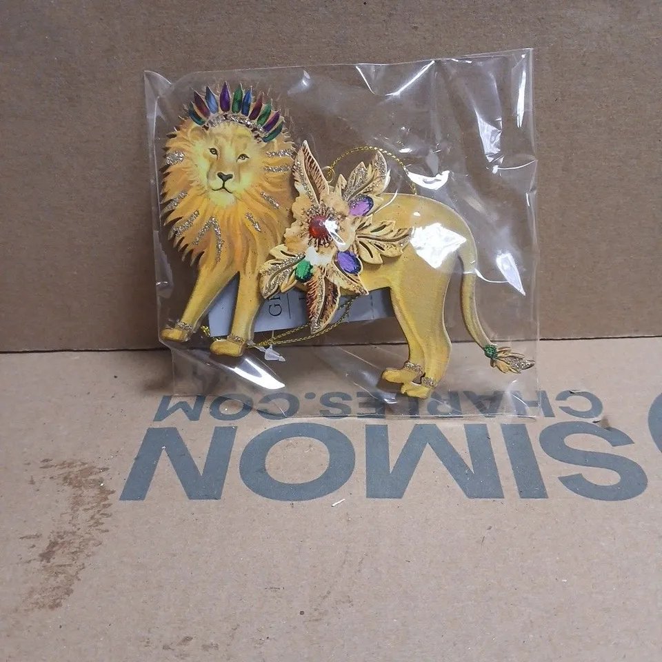 BOX OF APPROXIMATELY 10 GISELA GRAHAM BIG CAT DECORATIONS WITH TAGS