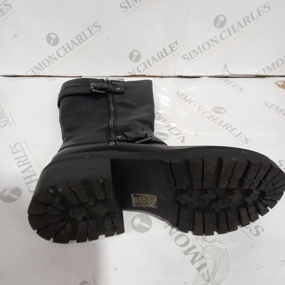 NATURALIZER JAGGER BLACK HIGH BOTT - UK 6