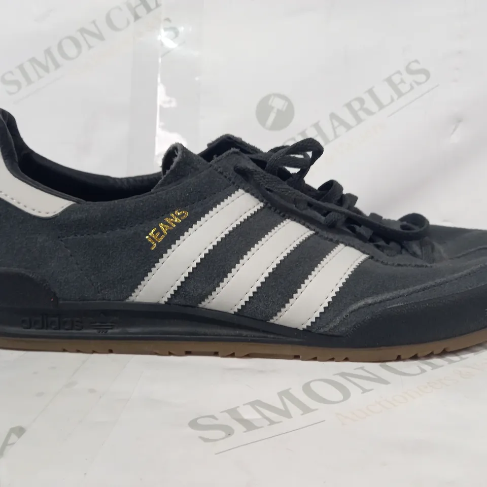 PAIR OF ADIDAS JEANS SHOES IN STONE GREY/WHITE UK SIZE 8