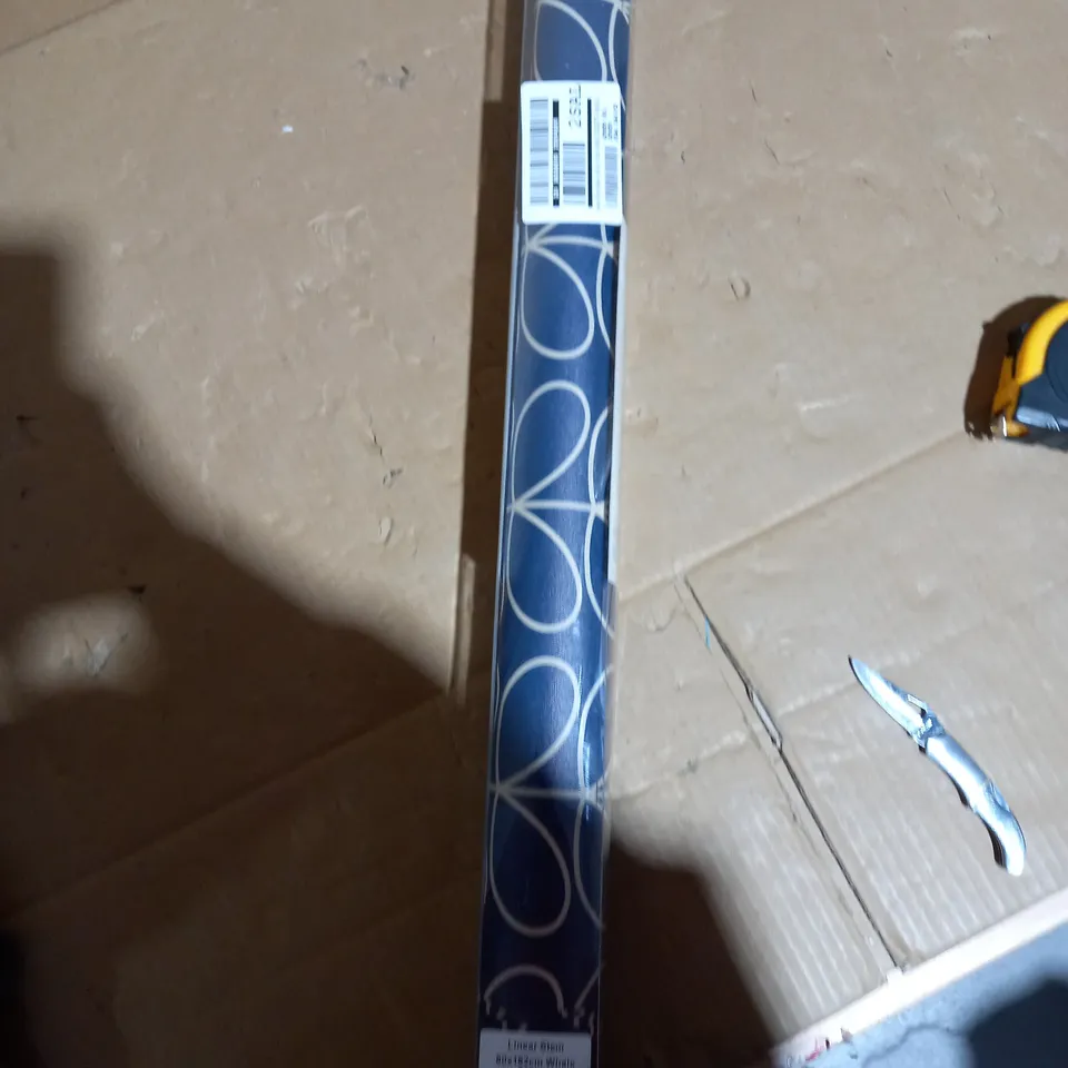 LINEAR STEM WHALE ROLLER BLIND RRP £38